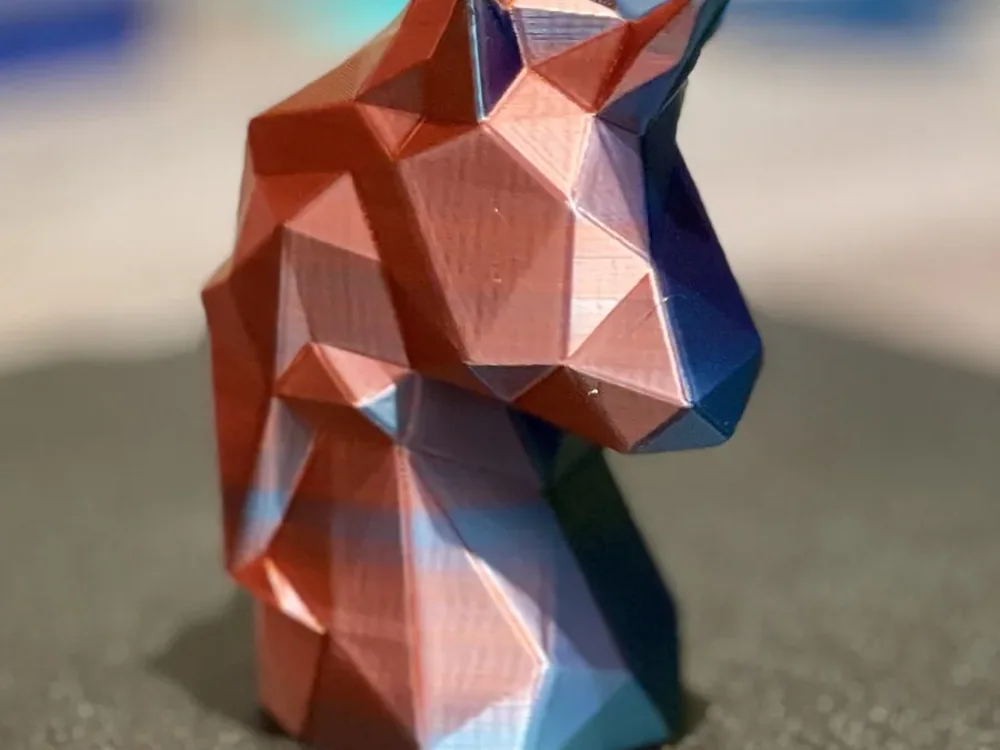 Facettierte Schreibtischskulptur