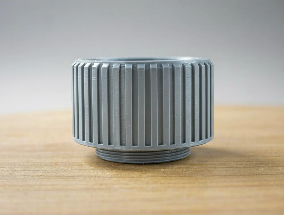 Bouchon à vis nervuré diamètre 28 mm