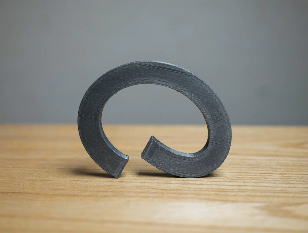 Cale de réglage de paumelle de porte