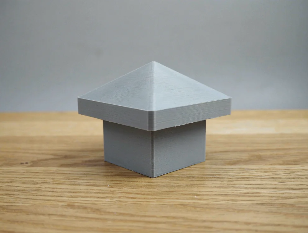 Capuchon de poteau carré 70 x 70 mm