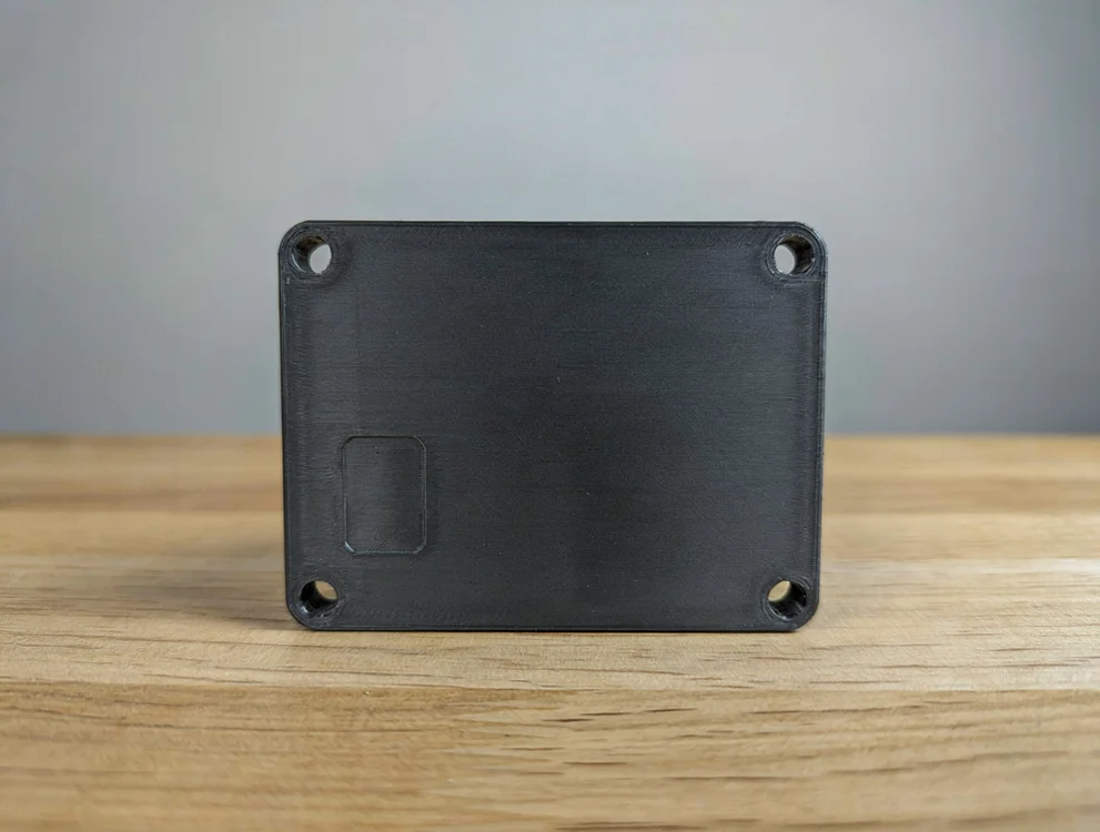 Platine de fixation gravée au repère client
