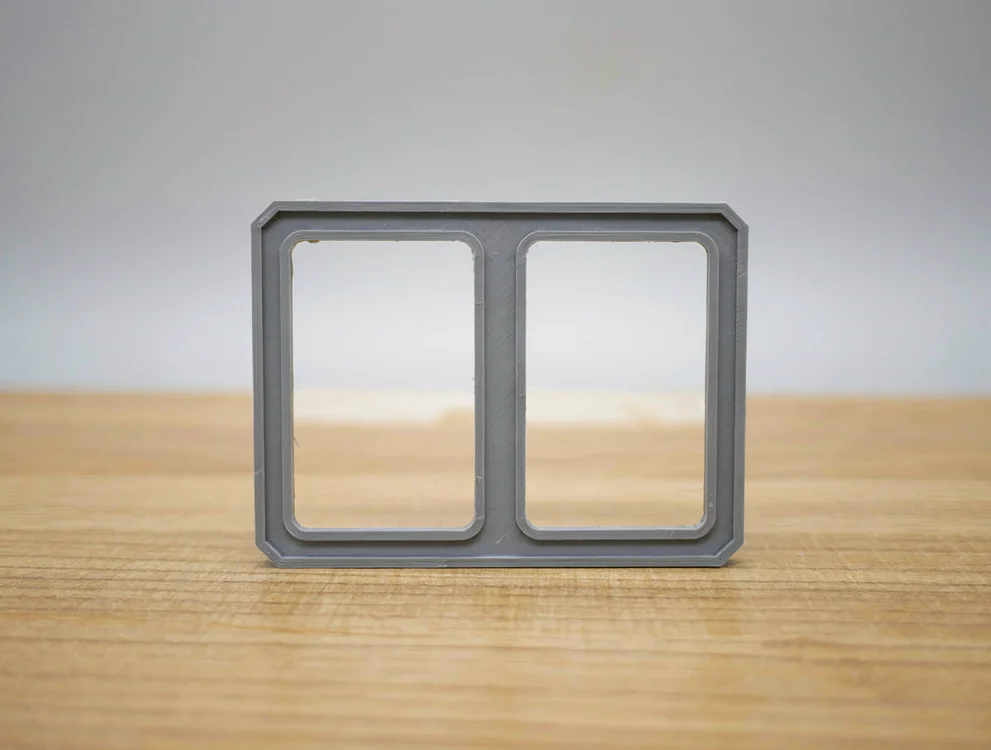 Porte-badge à fenêtre double