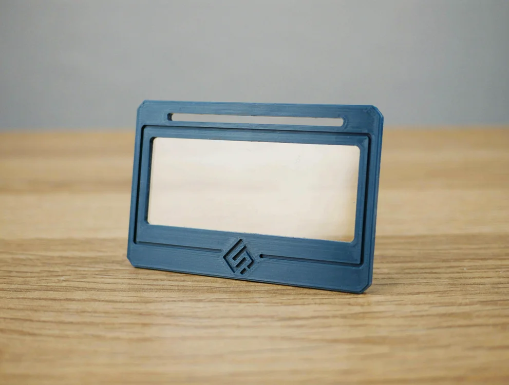 Porte-badge en PLA biosourcé gravé au logo